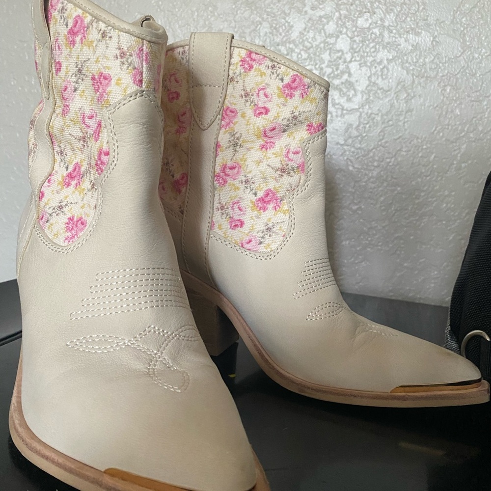 Dolce Vita Western Bootie
